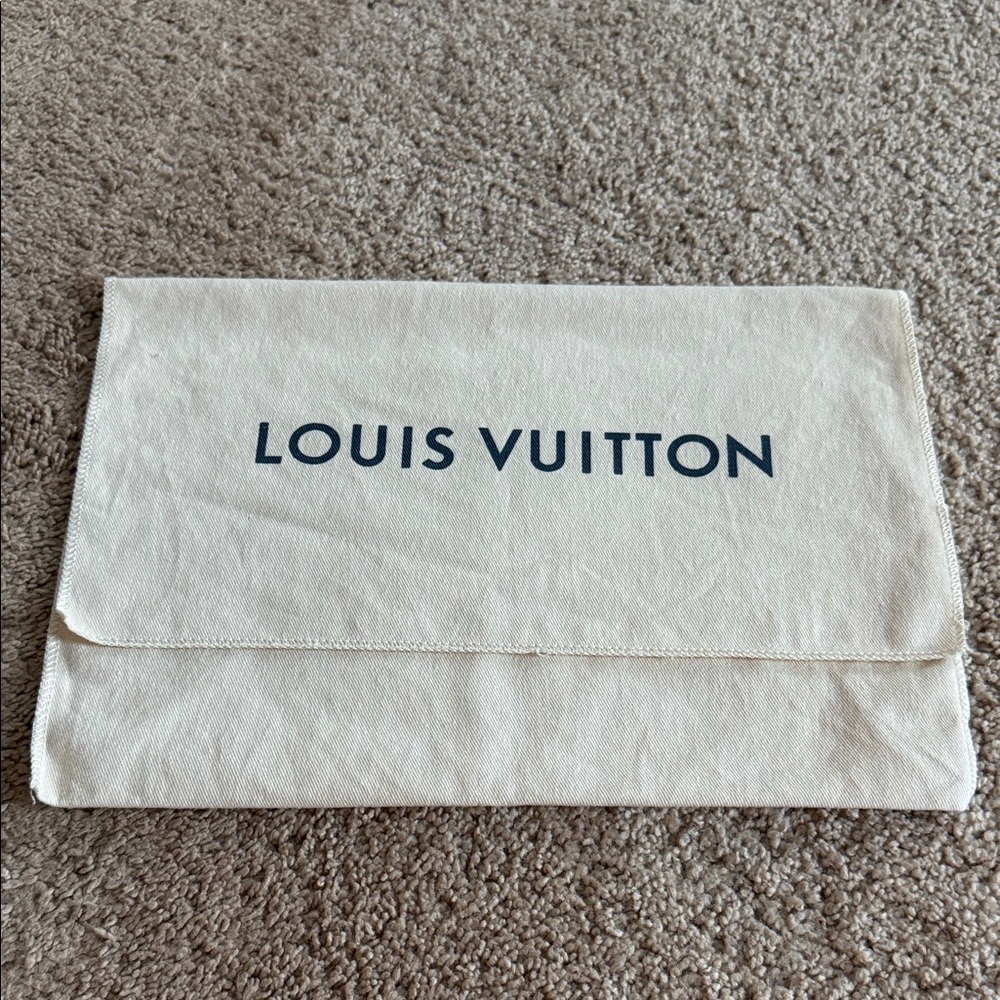 Louis Vuitton Beige Dust Cover